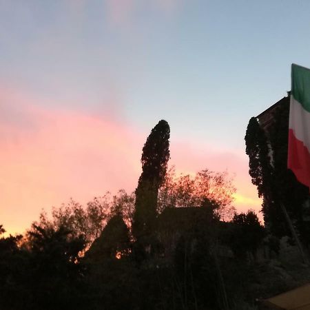 Borgo Della Rocca Bed & Breakfast Montemurlo Exterior foto