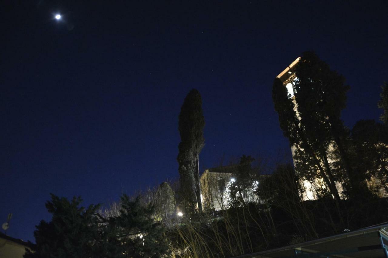 Borgo Della Rocca Bed & Breakfast Montemurlo Exterior foto