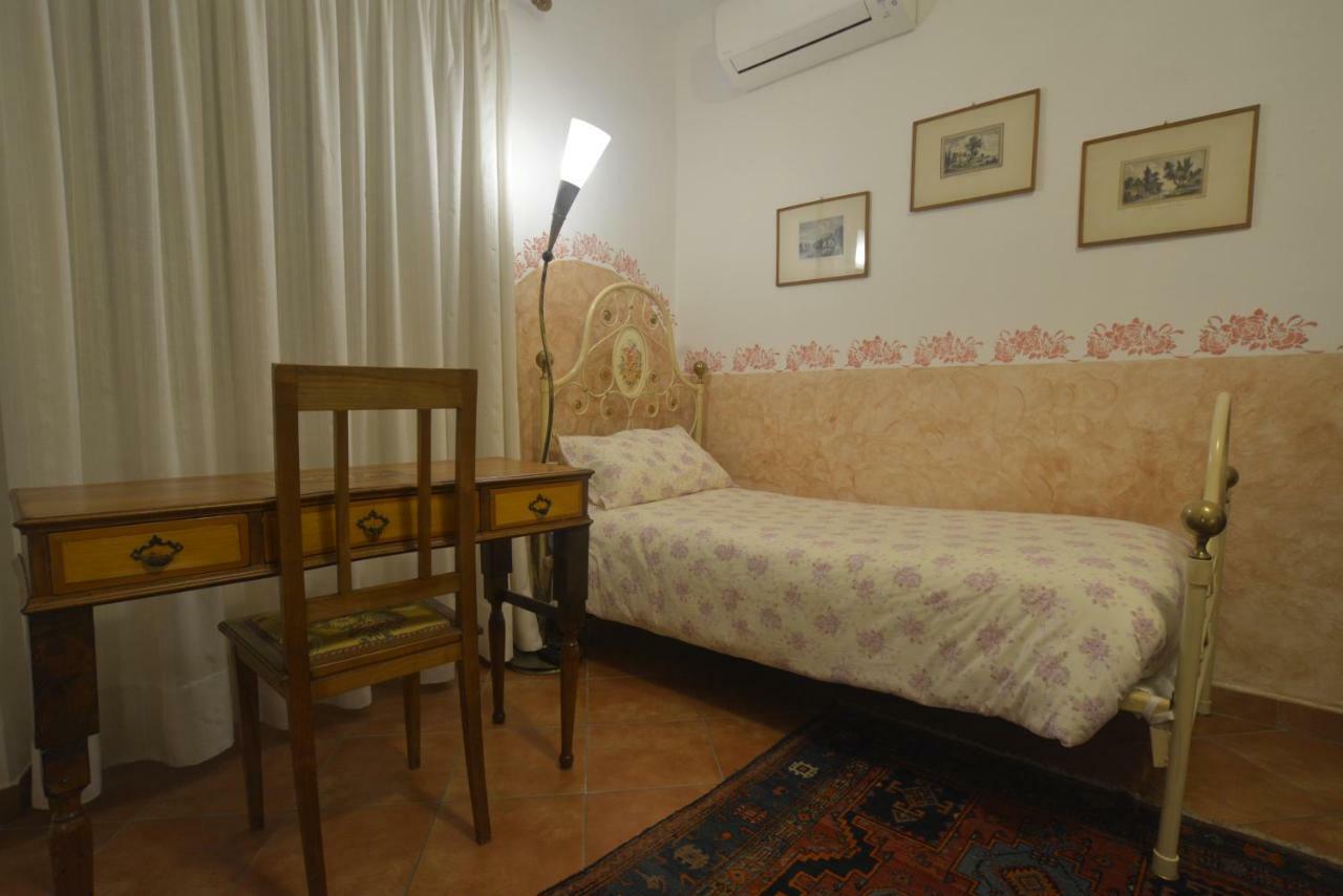 Borgo Della Rocca Bed & Breakfast Montemurlo Exterior foto
